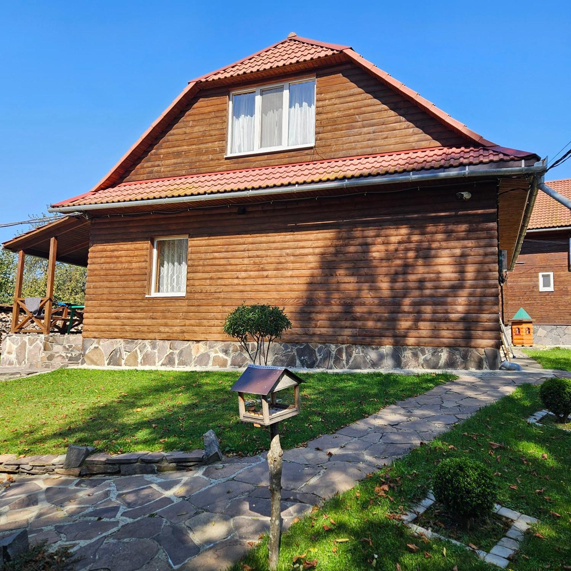 Зачаровані Карпати, Воловець Exteriör bild